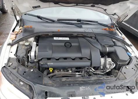 2015 Volvo Xc70 T6 Platinum z USA, uszkodzony, nr VIN YV4902ND2F1200537